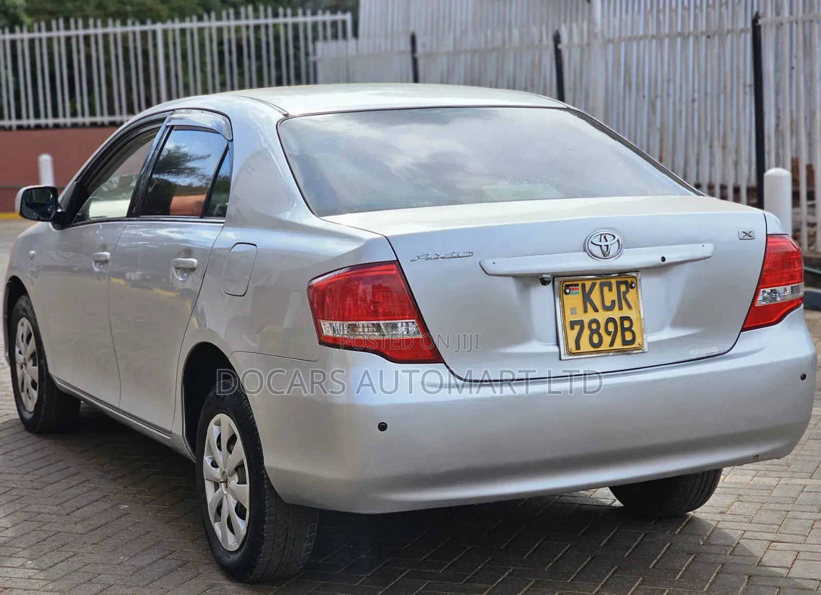 Toyota Axio 2011 Silver