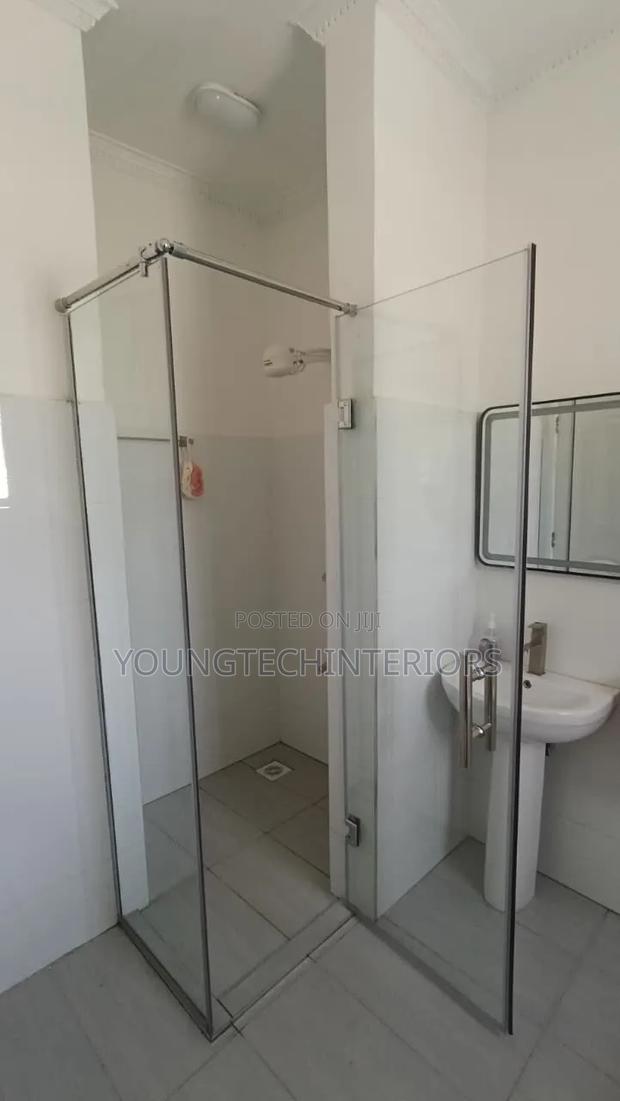 Shower Cubicles - thumbnail 2