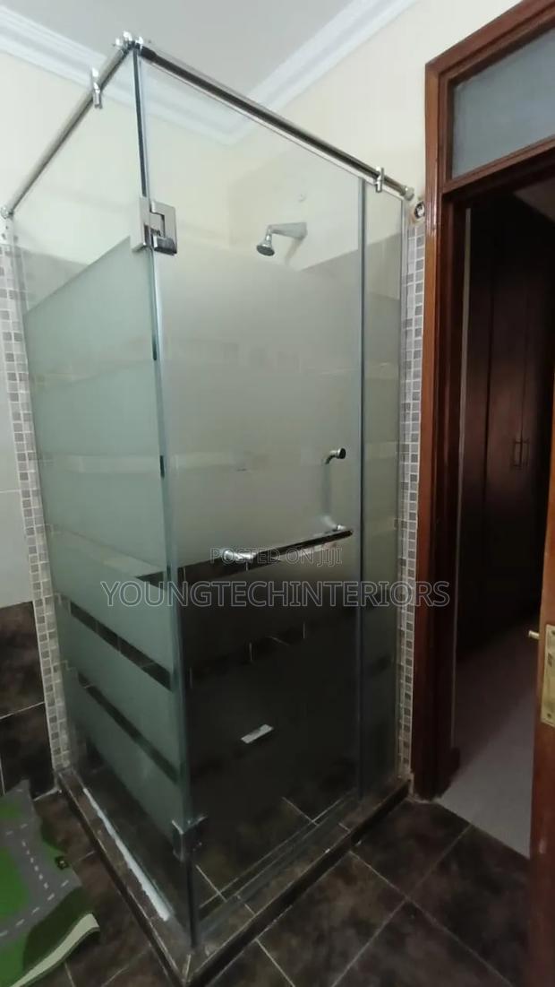 Shower Cubicles - thumbnail 3