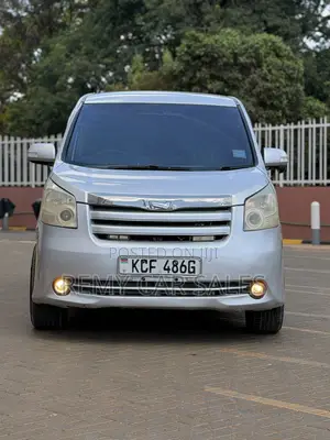 Toyota Noah 2008 Silver