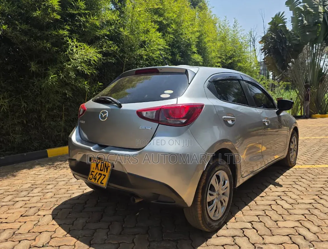 Mazda Demio 2016 Silver