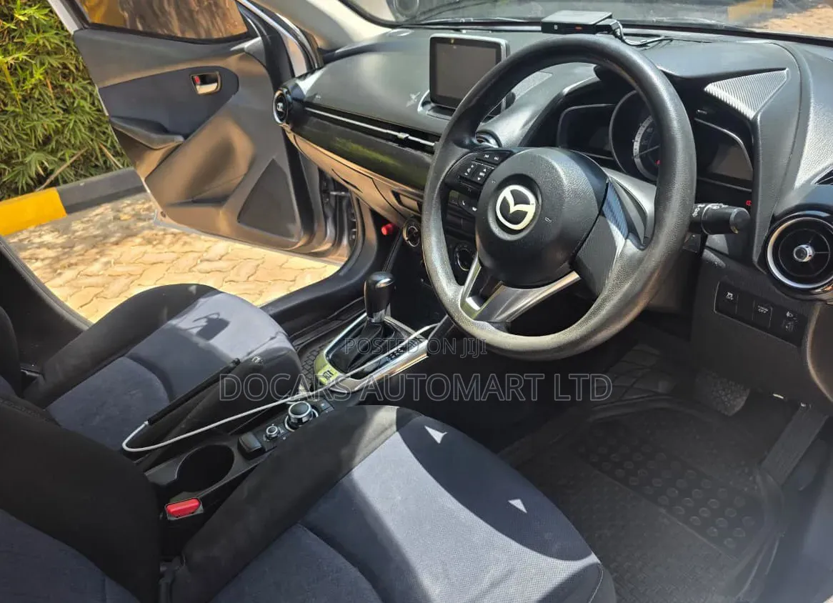 Mazda Demio 2016 Silver