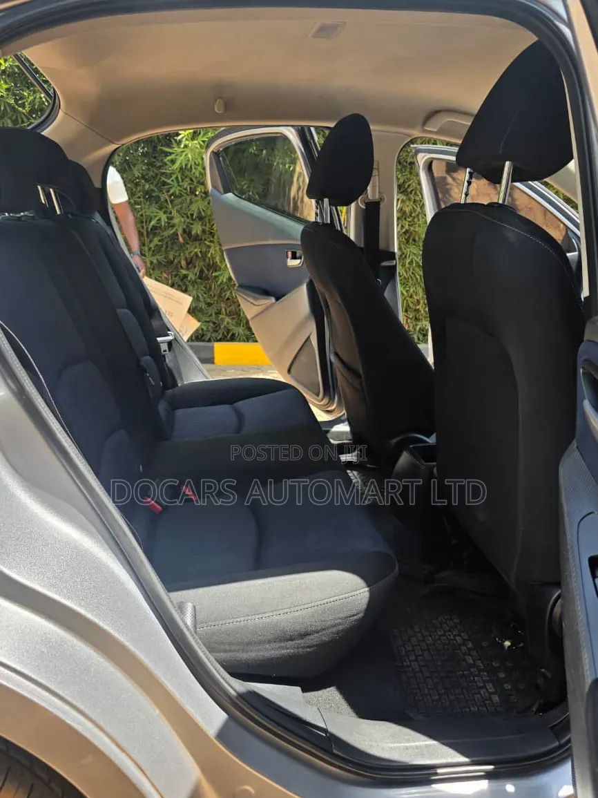 Mazda Demio 2016 Silver