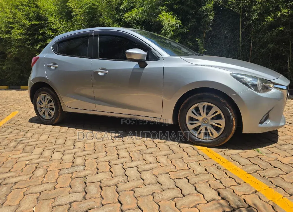 Mazda Demio 2016 Silver