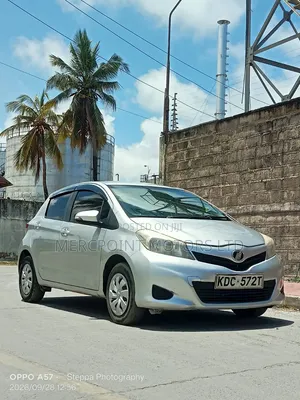 Toyota Vitz 2014 Silver