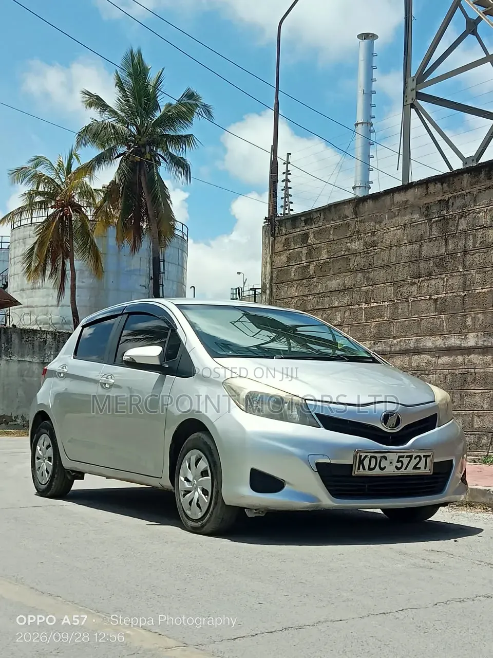 Toyota Vitz 2014 Silver
