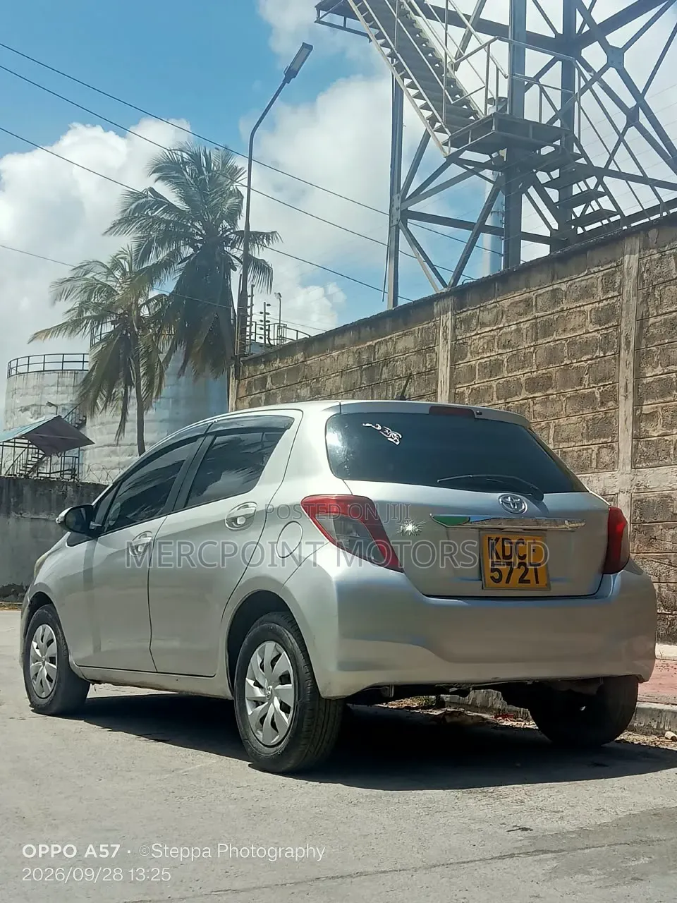 Toyota Vitz 2014 Silver