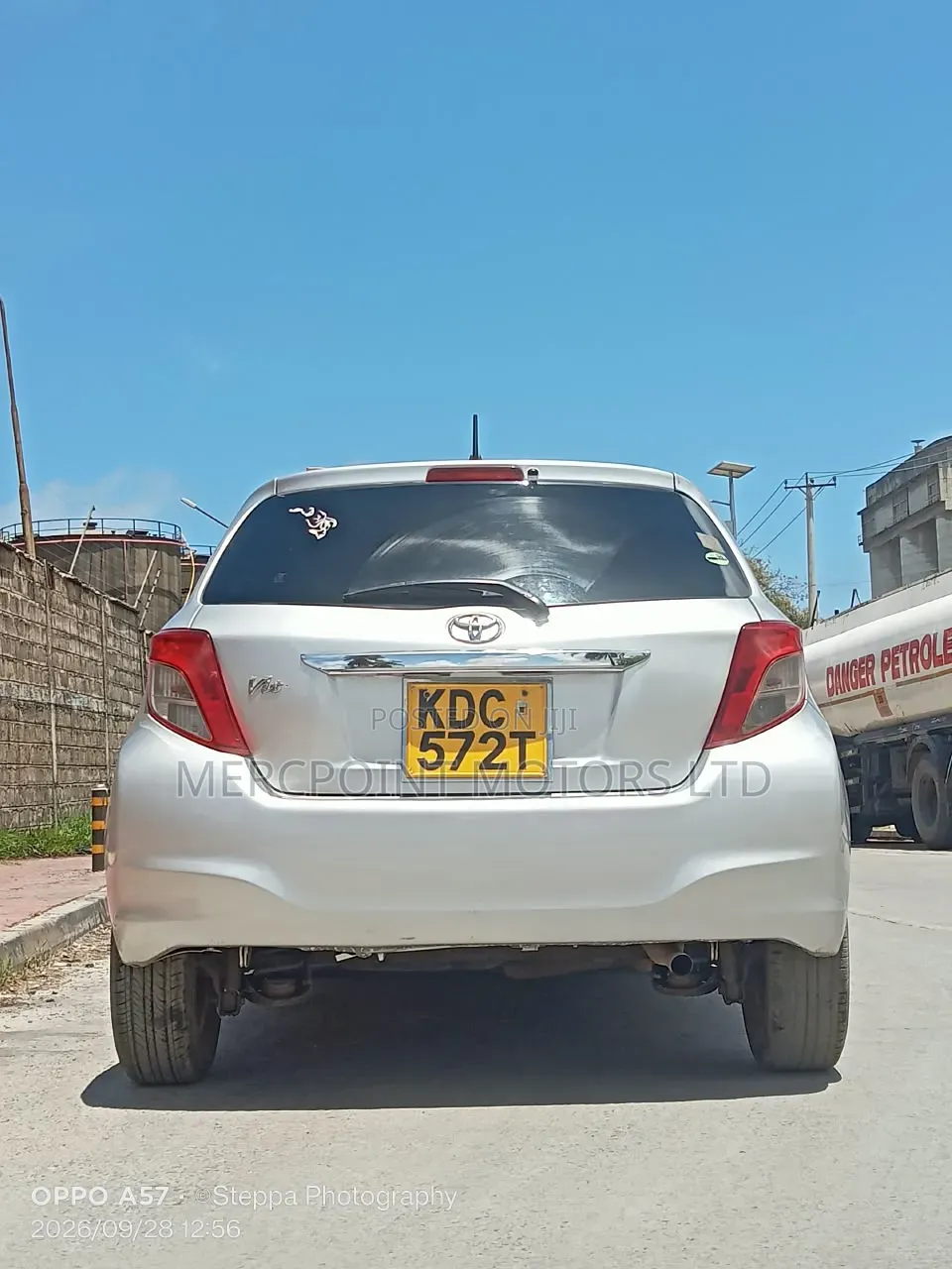 Toyota Vitz 2014 Silver