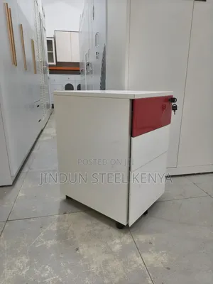 Modern 3-Drawer Mobile Bedside Cabinet With Lock