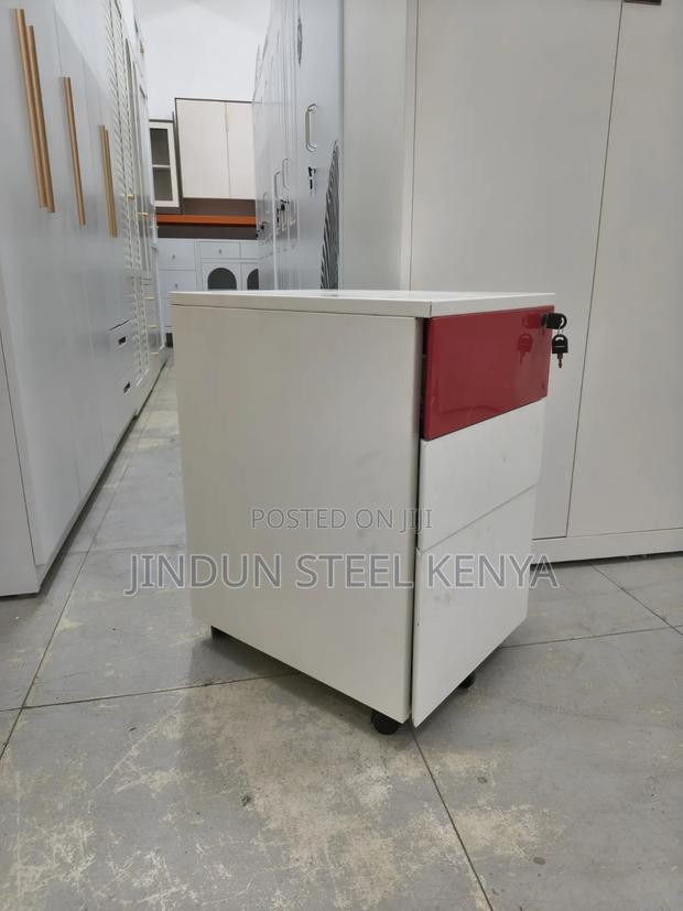 Modern 3-Drawer Mobile Bedside Cabinet With Lock - main view