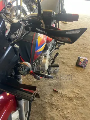 Bajaj Boxer 2024 Red