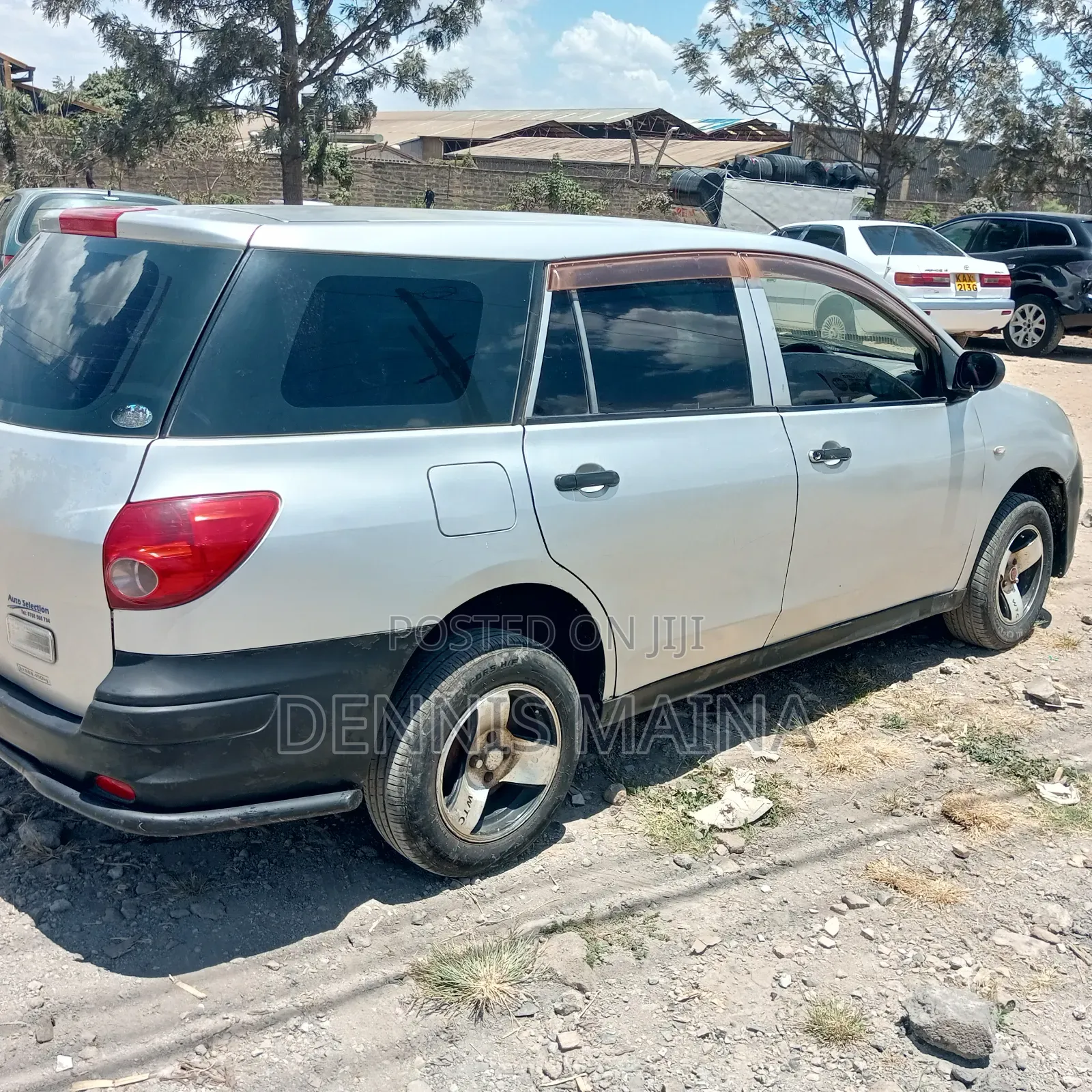Nissan Advan 2012 Silver
