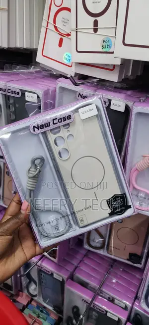 Matte Translucent MagSafe Case With a Built-in Wrist , S23 Ultra