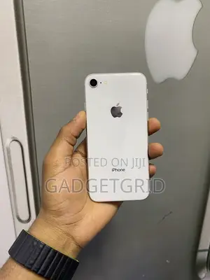 Apple iPhone 8 64 GB White