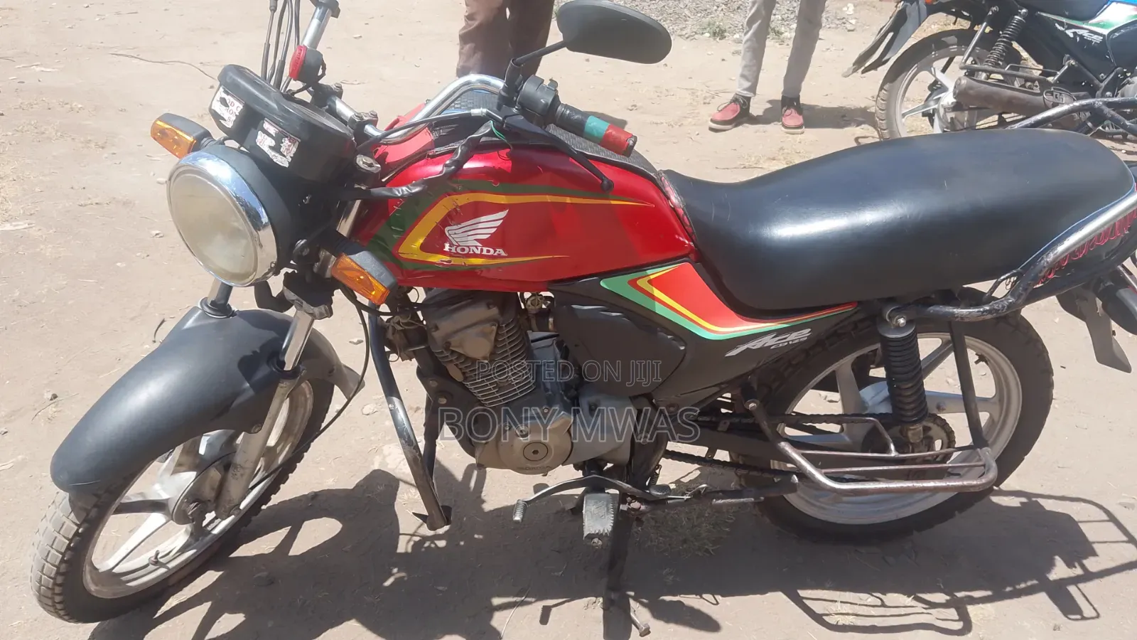 Honda CB 2022 Red