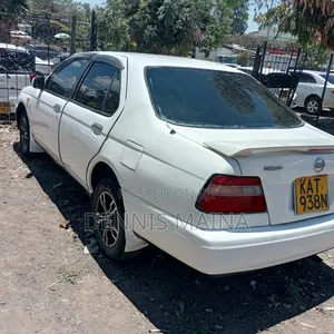 Nissan Primera 2000 White