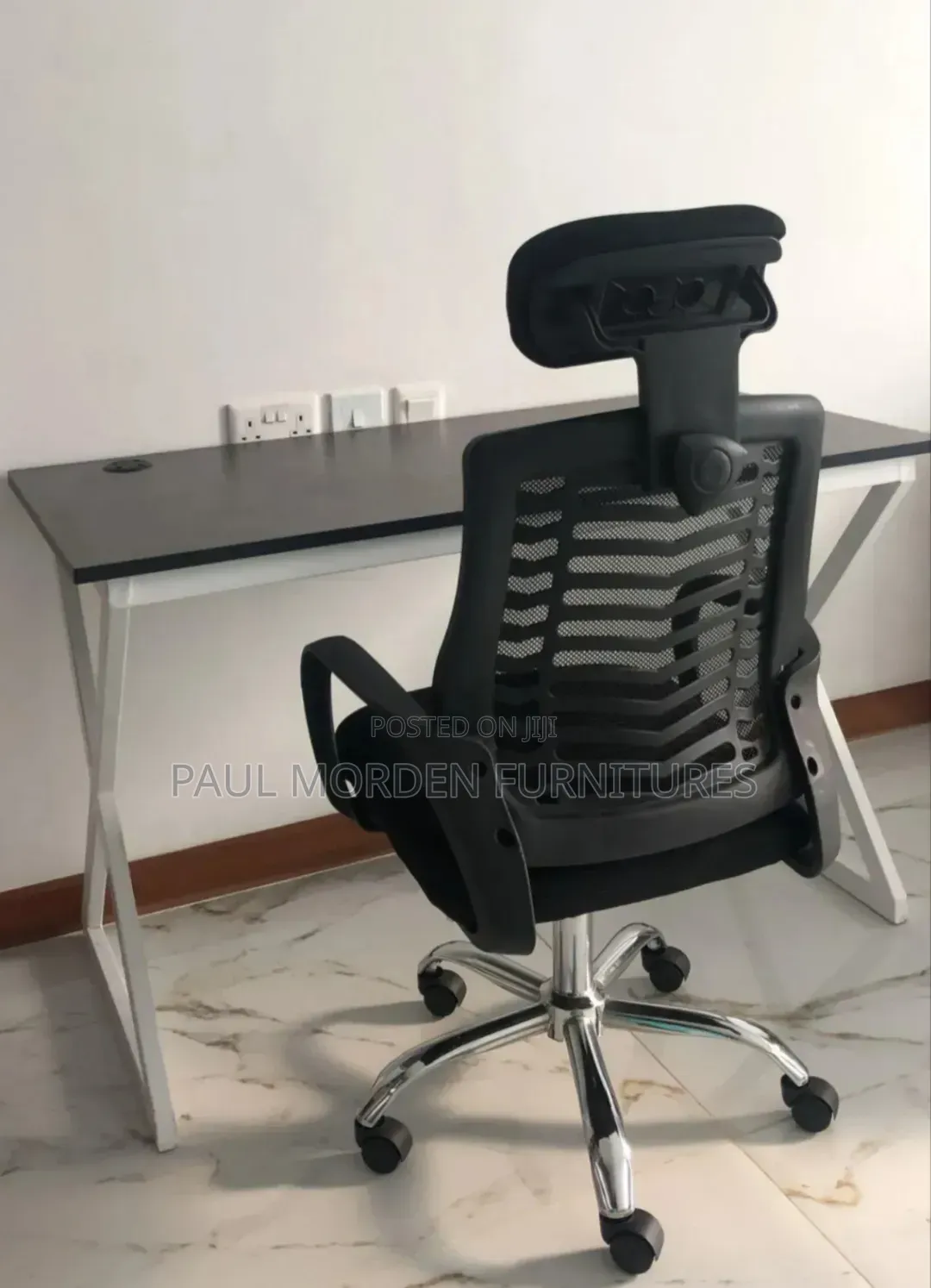 Metallic Base +Black Mesh Headrest Office Chair