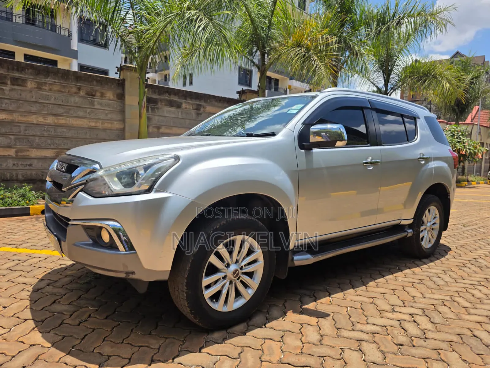 Isuzu MU-X 2021 Silver