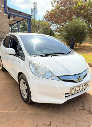 Toyota Vitz 2013 White