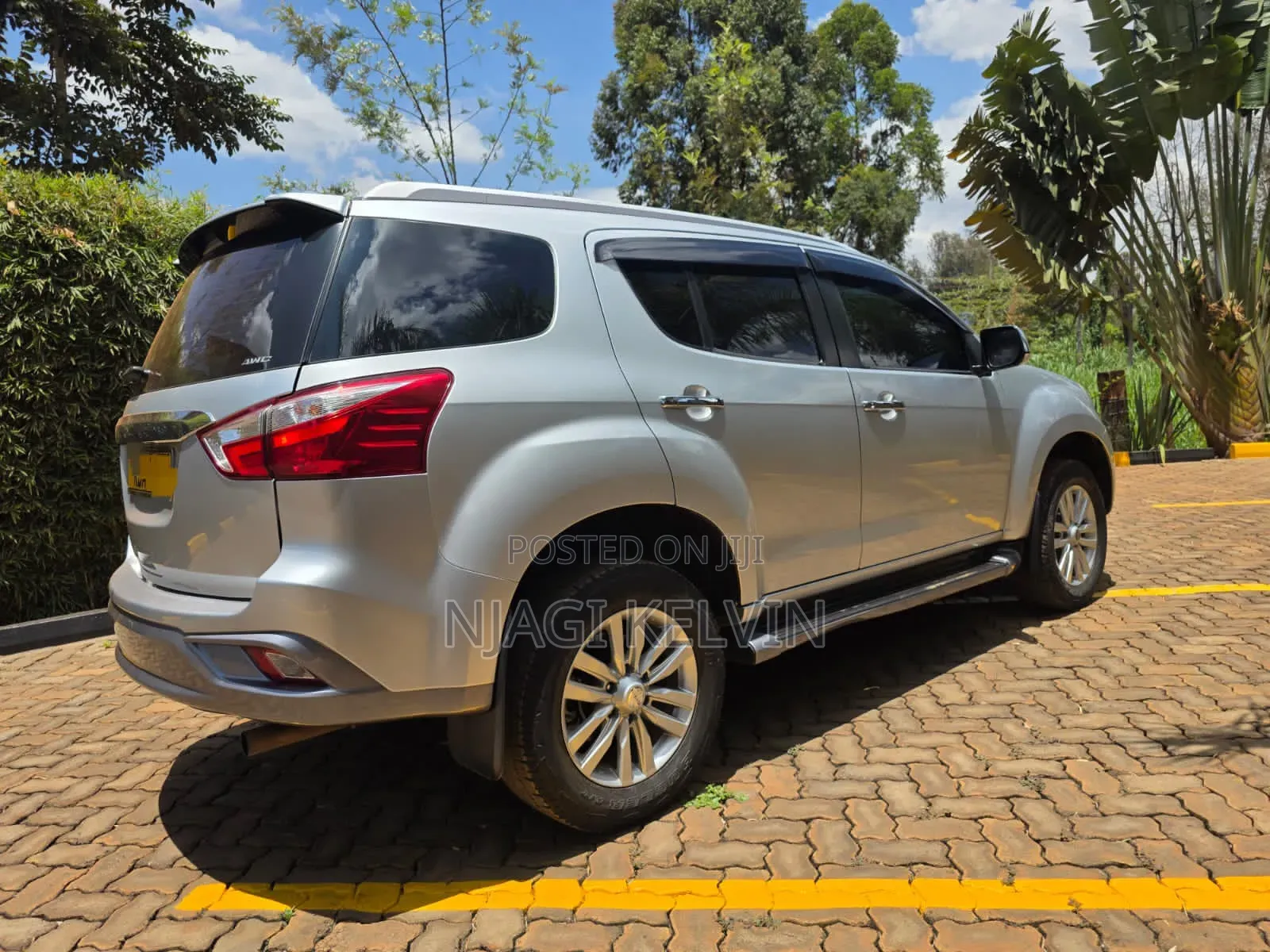Isuzu MU-X 2021 Silver