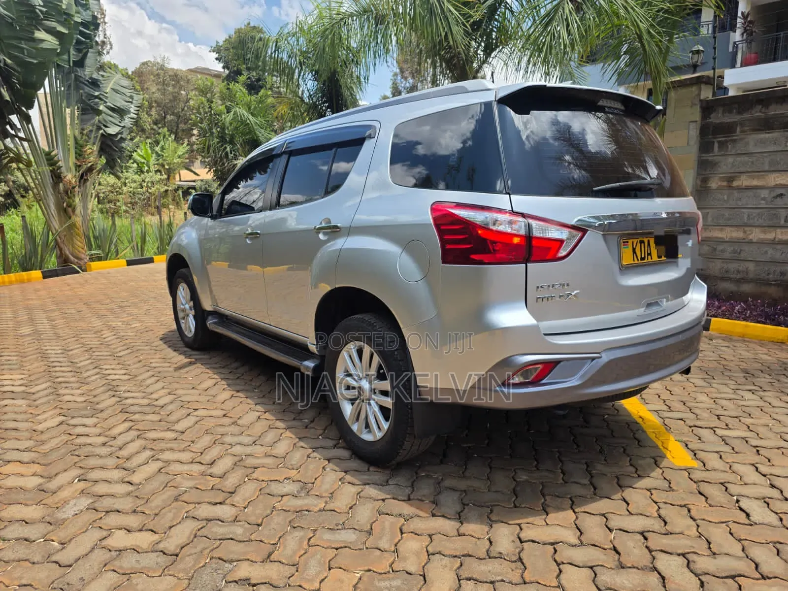 Isuzu MU-X 2021 Silver