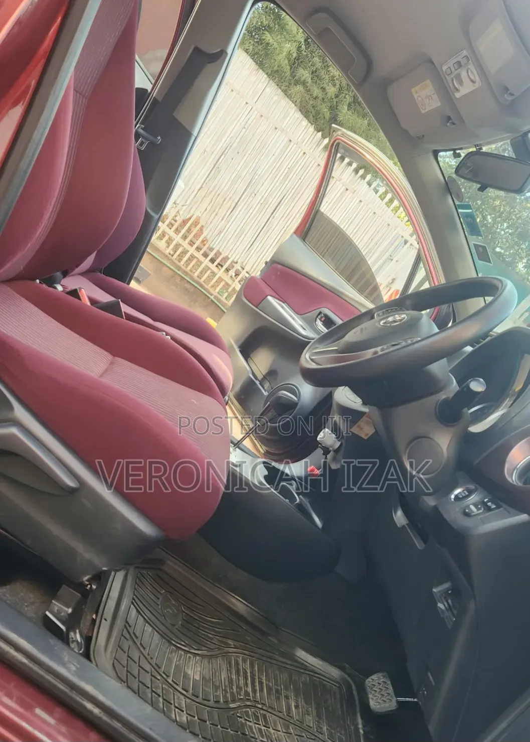 Toyota Vitz 2015 Red