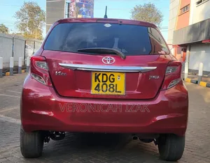 Toyota Vitz 2015 Red