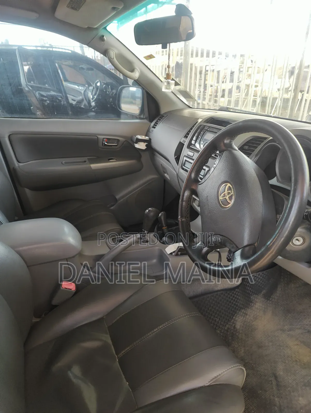 Toyota Hilux 2011 Silver