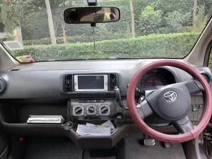 Toyota Passo 2013 Brown