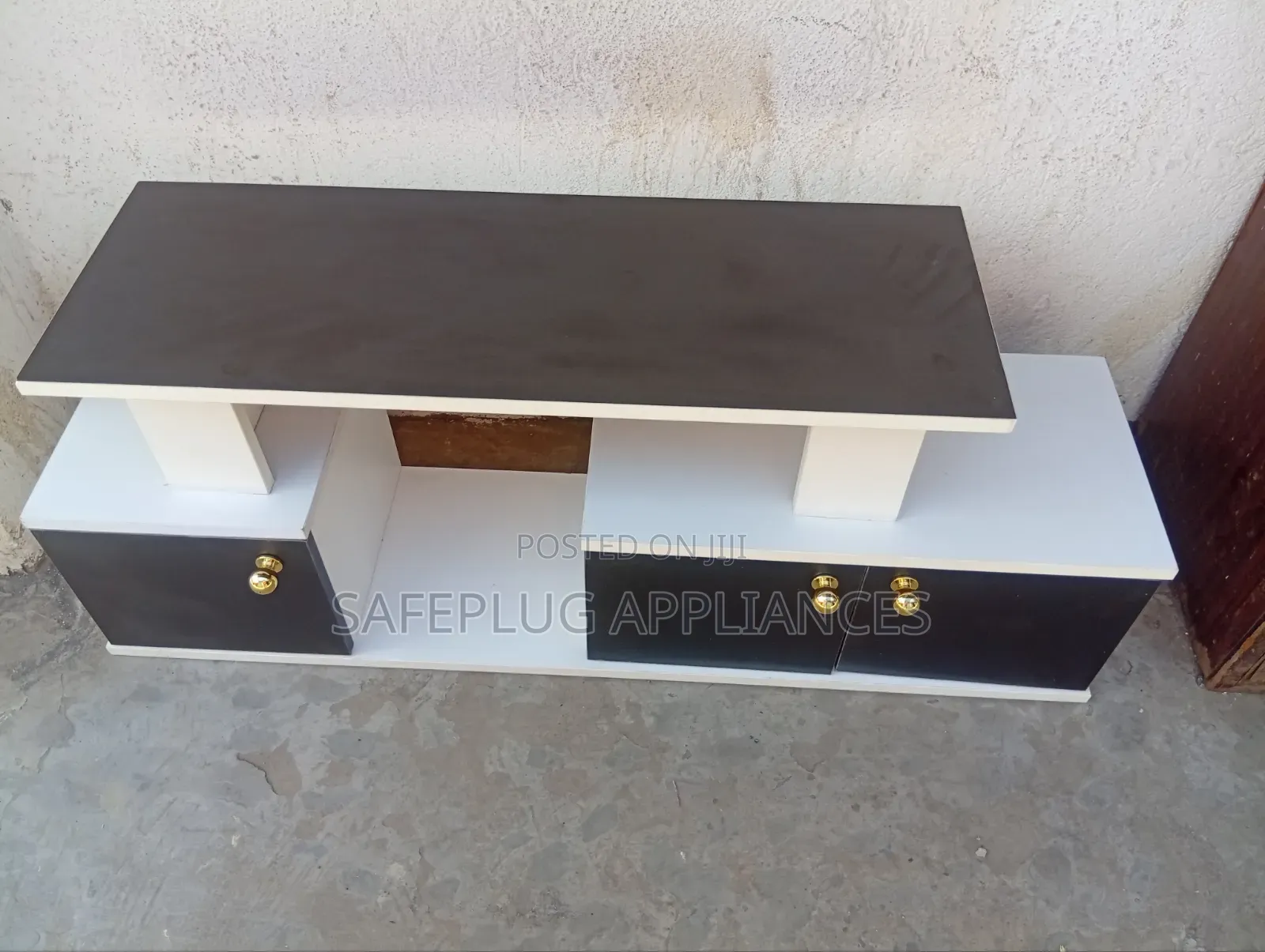 Instabul Modern TV Stand With Spacious Storage