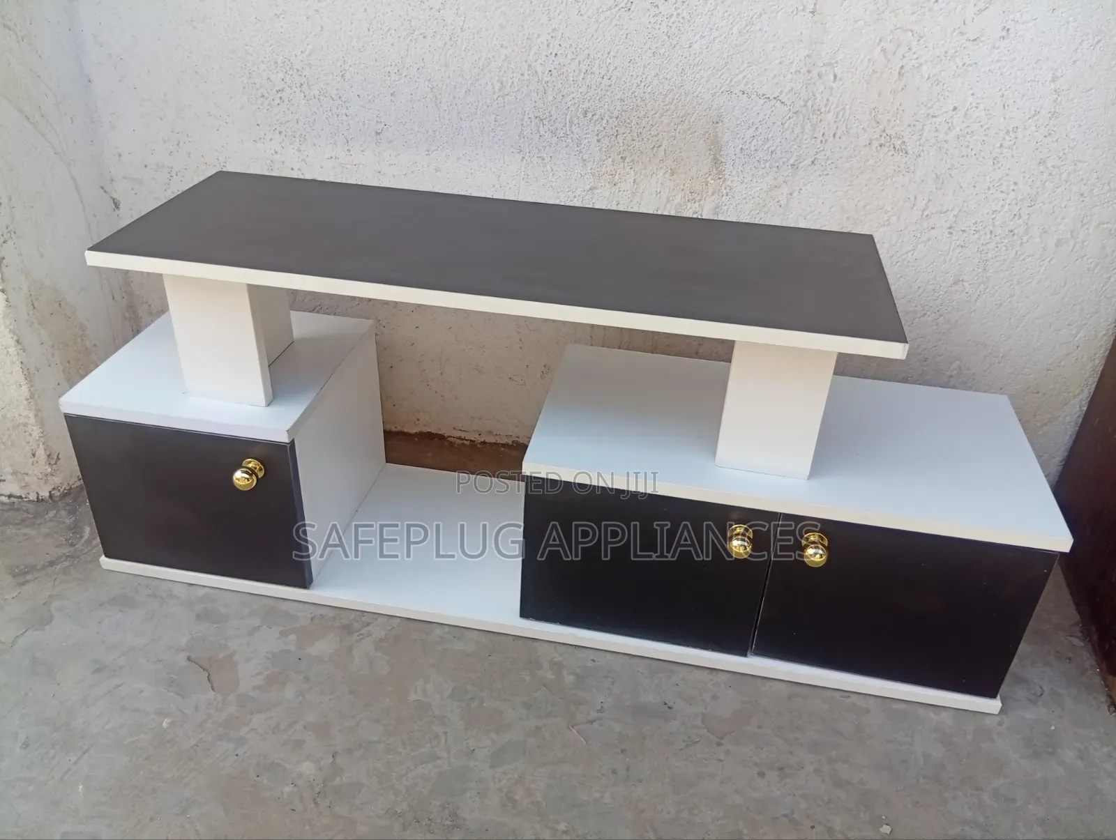 Instabul Modern TV Stand With Spacious Storage