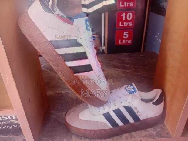 Maverous Sneakers