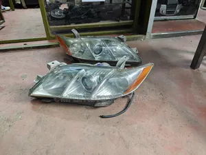 Toyota Camry 2008/2010 Headlights Each Xenon