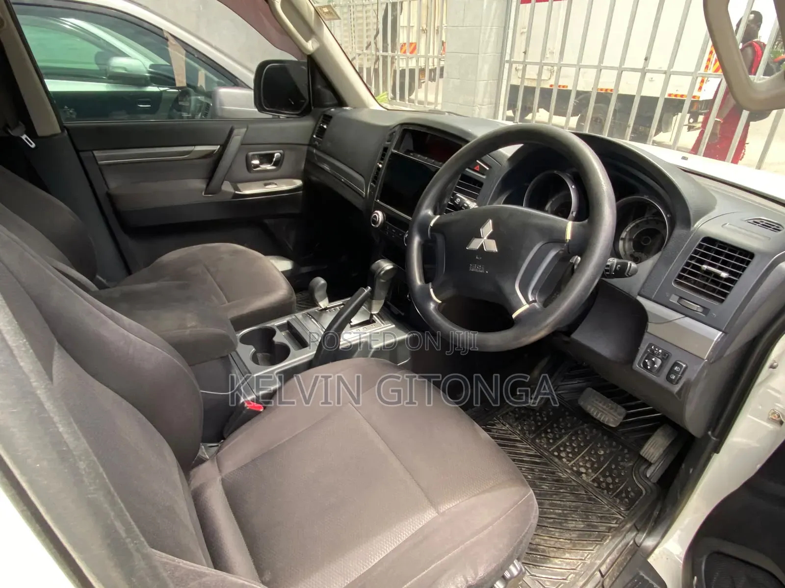 Mitsubishi Pajero 2012 Silver