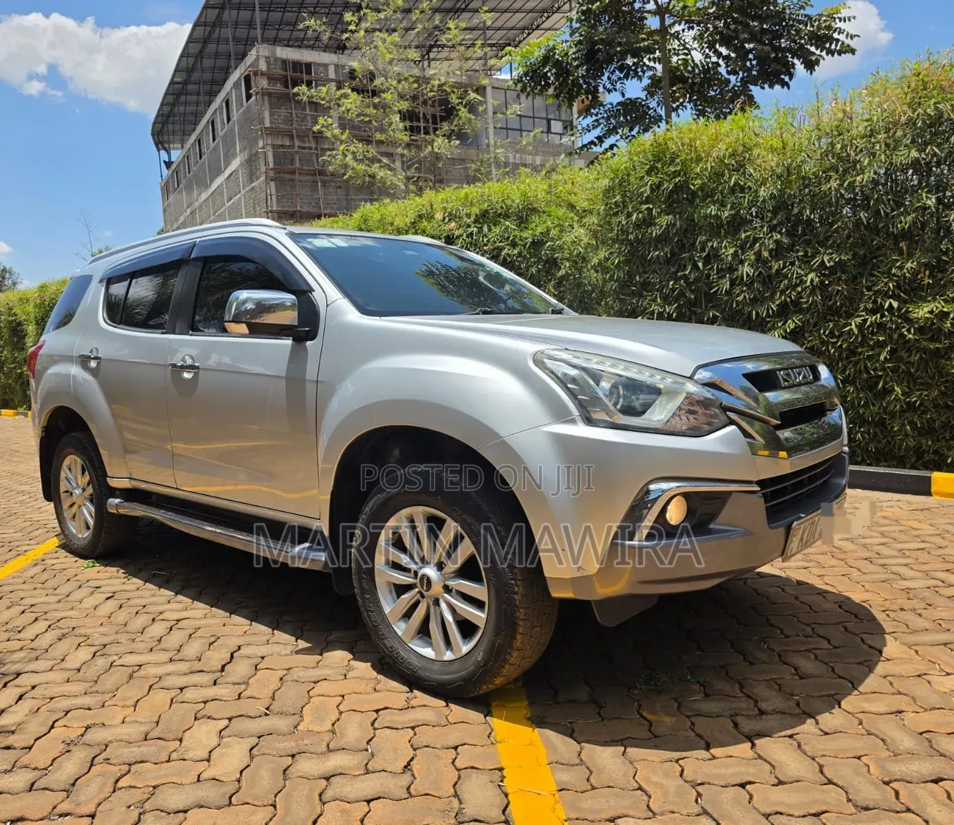 Isuzu MU-X 2021 Silver