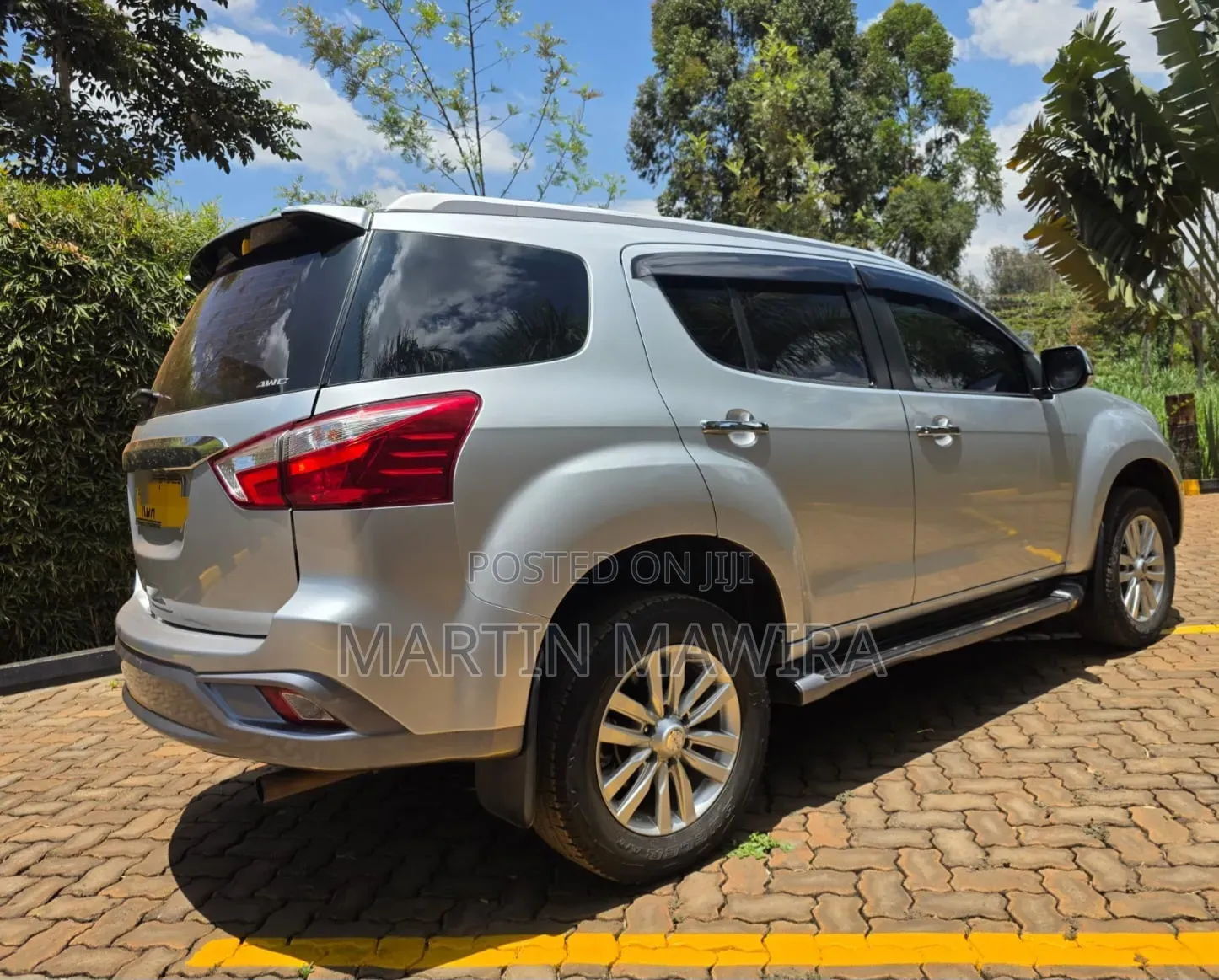 Isuzu MU-X 2021 Silver