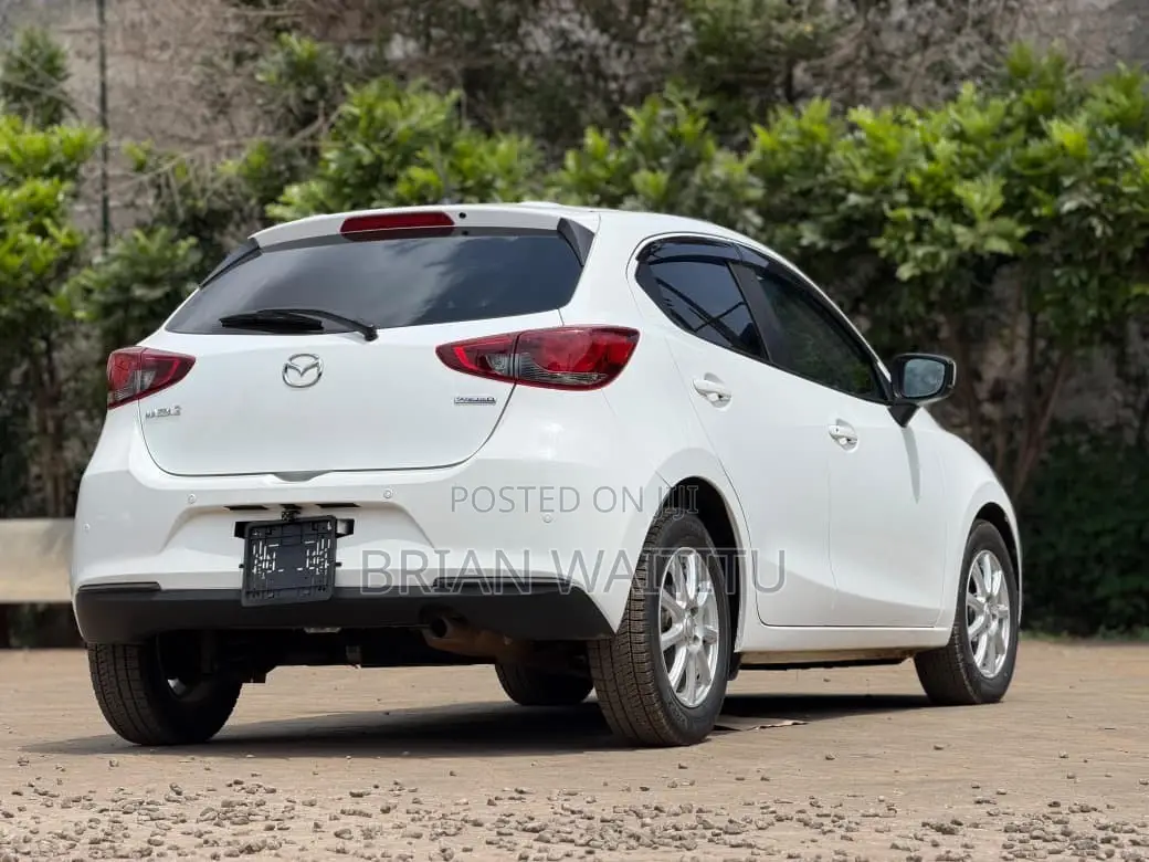 Mazda 2 2020 White
