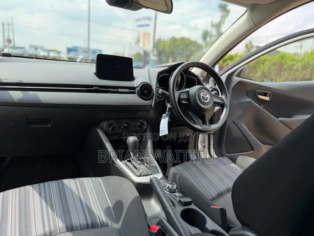 Mazda 2 2020 White