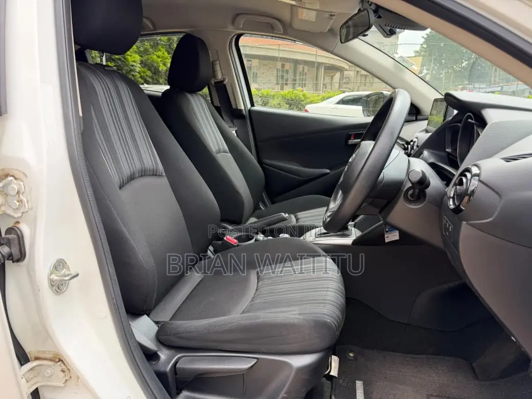 Mazda 2 2020 White