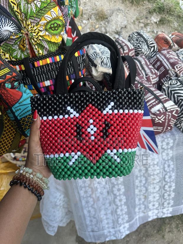 Classy Handbags . African Handbags . - main view