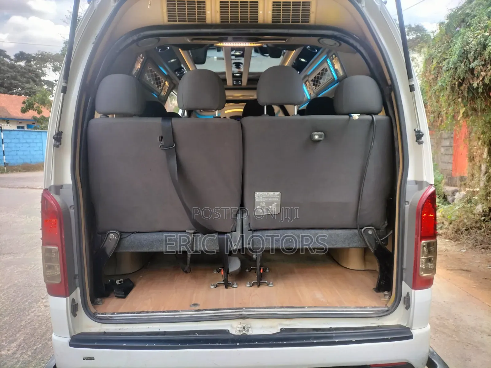 Toyota HiAce 2020 White