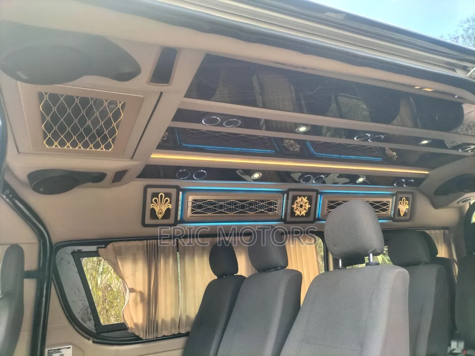 Toyota HiAce 2020 White