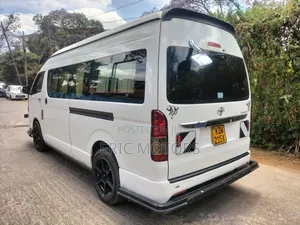 Toyota HiAce 2020 White