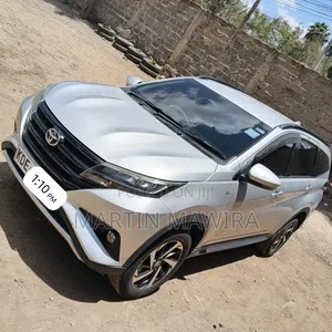 Toyota Rush 2021 Silver