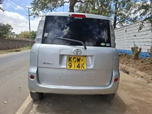 Toyota Sienta 2012 Silver
