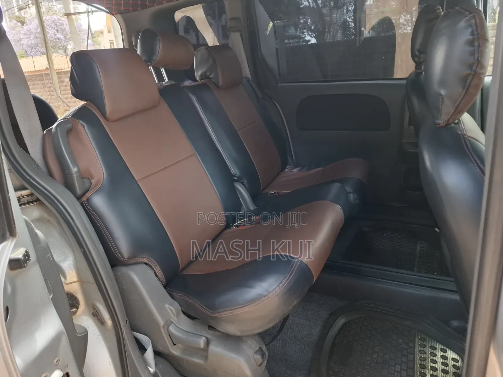 Toyota Sienta 2012 Silver