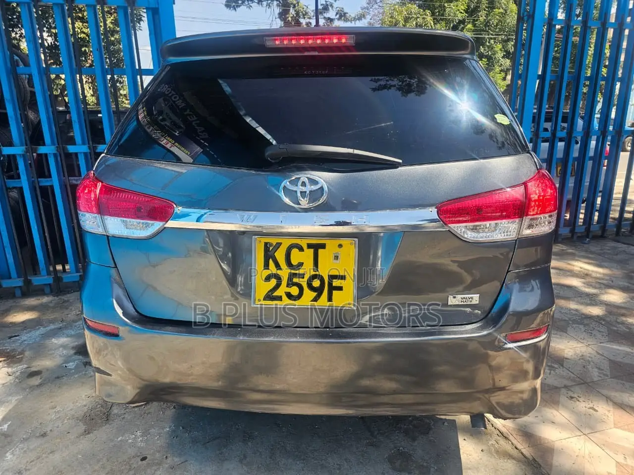 Toyota Wish 2011 Gray