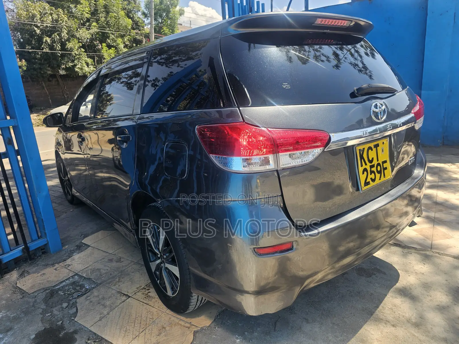 Toyota Wish 2011 Gray