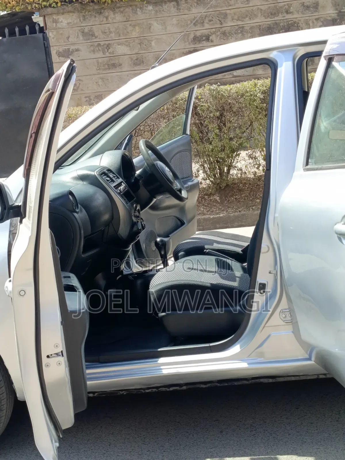 Nissan March 2015 Silver