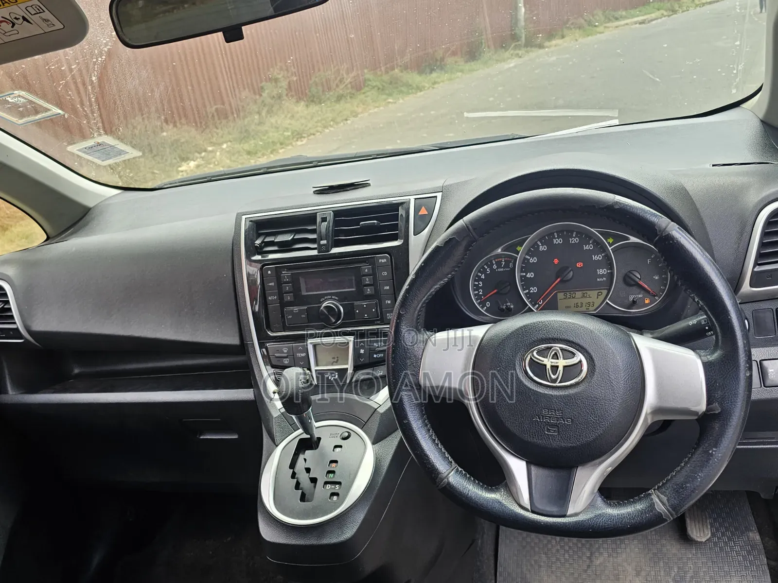 Toyota Ractis 2014 Silver
